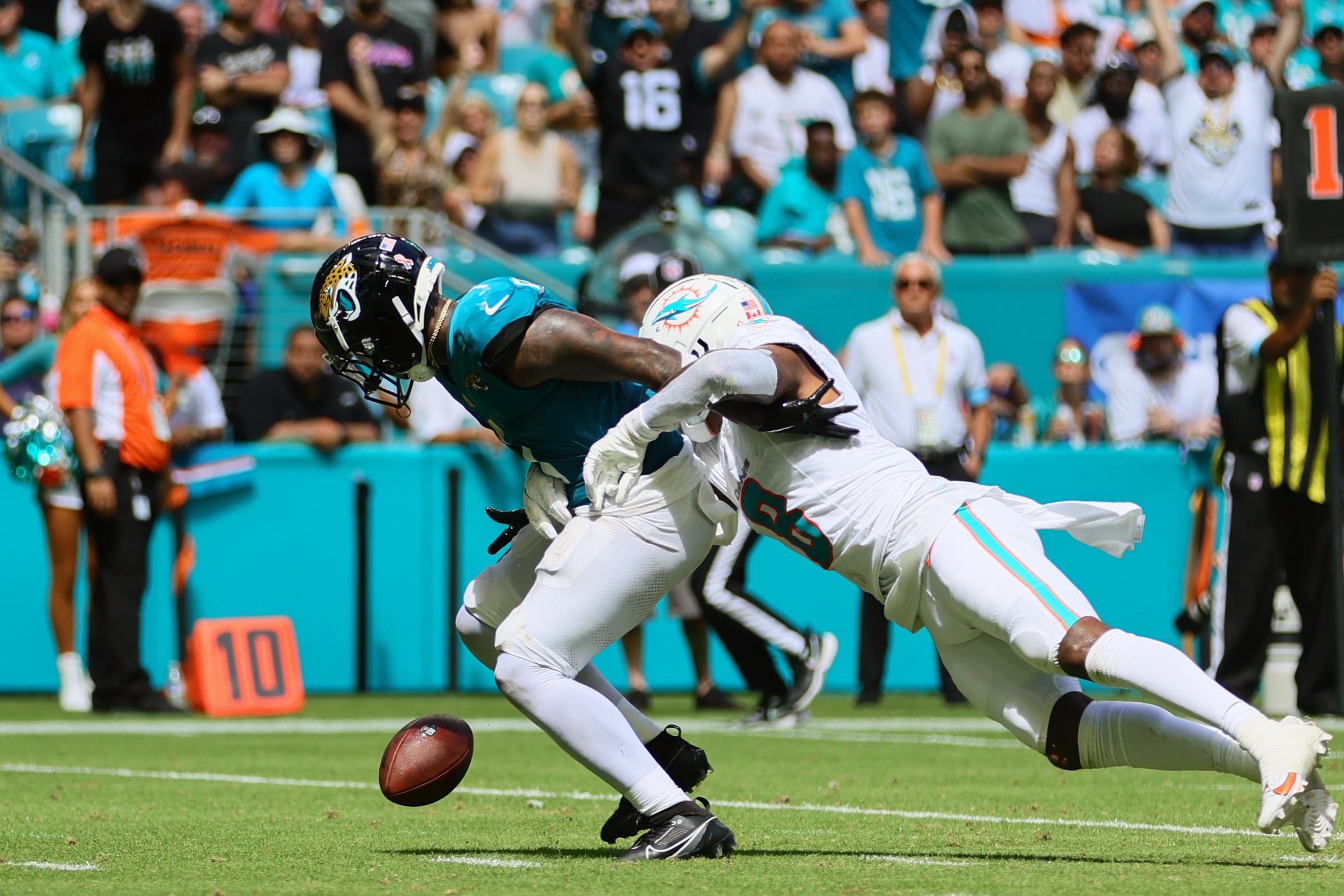 Dolphins' Mike McDaniel Gives Thoughts on Game-Changing Jaguars Mistake