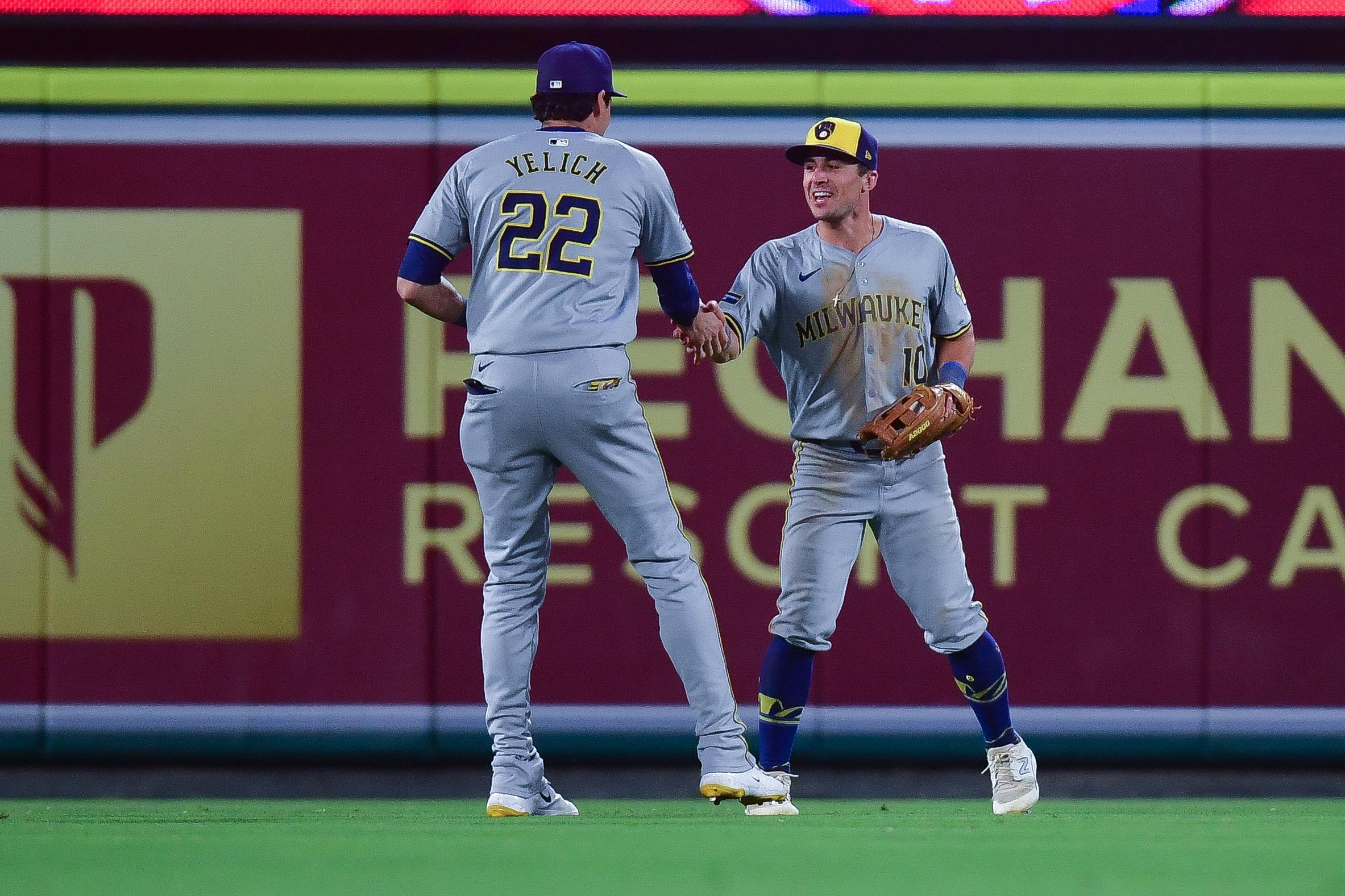 Brewers' Pat Murphy Provides Update On Outfielders Availability In Postseason