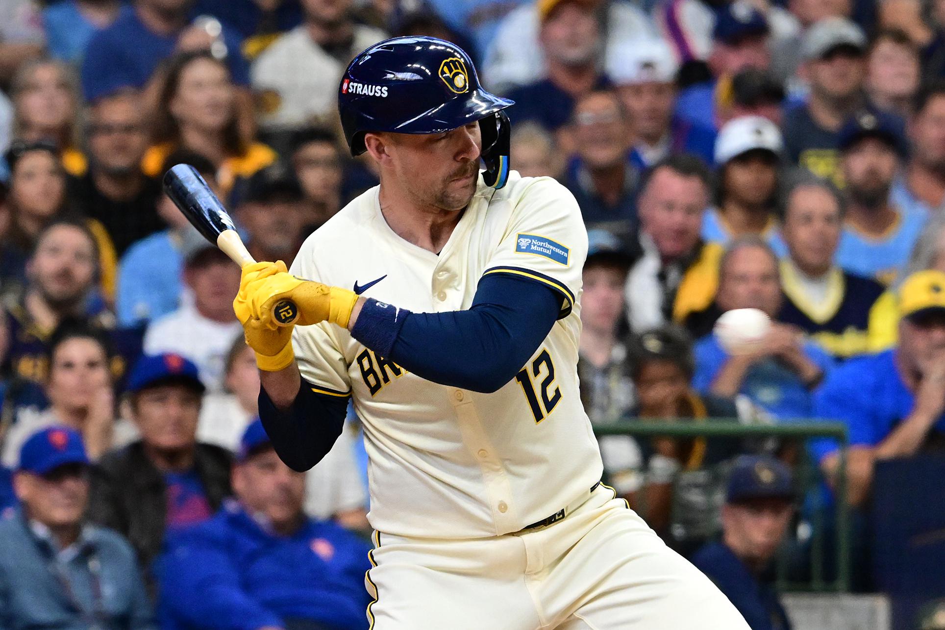 Brewers Could Lose Veteran Slugger To Cardinals In Free Agency