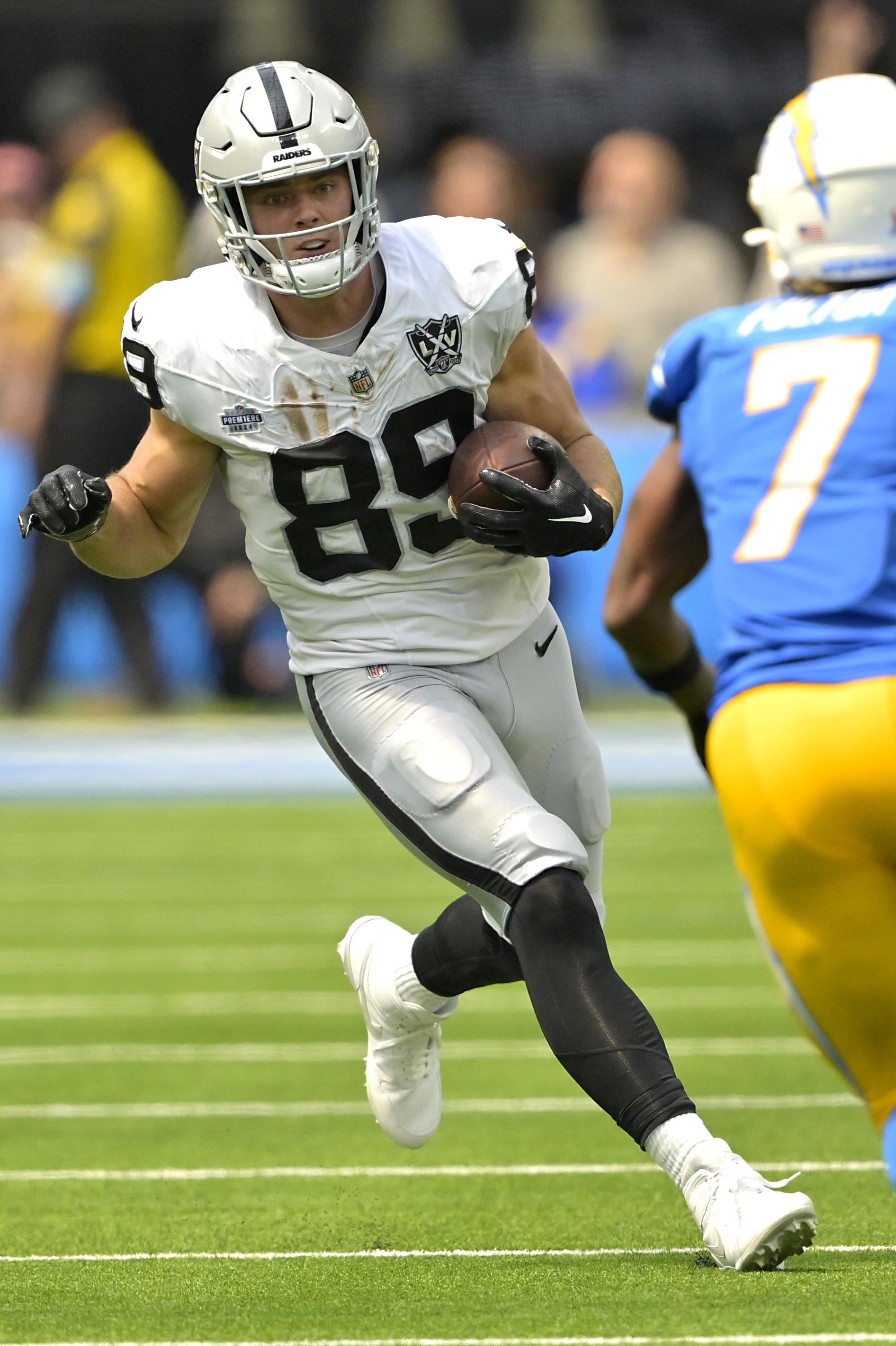 Raiders Rookie TE Brock Bowers Already Up for Notable Award