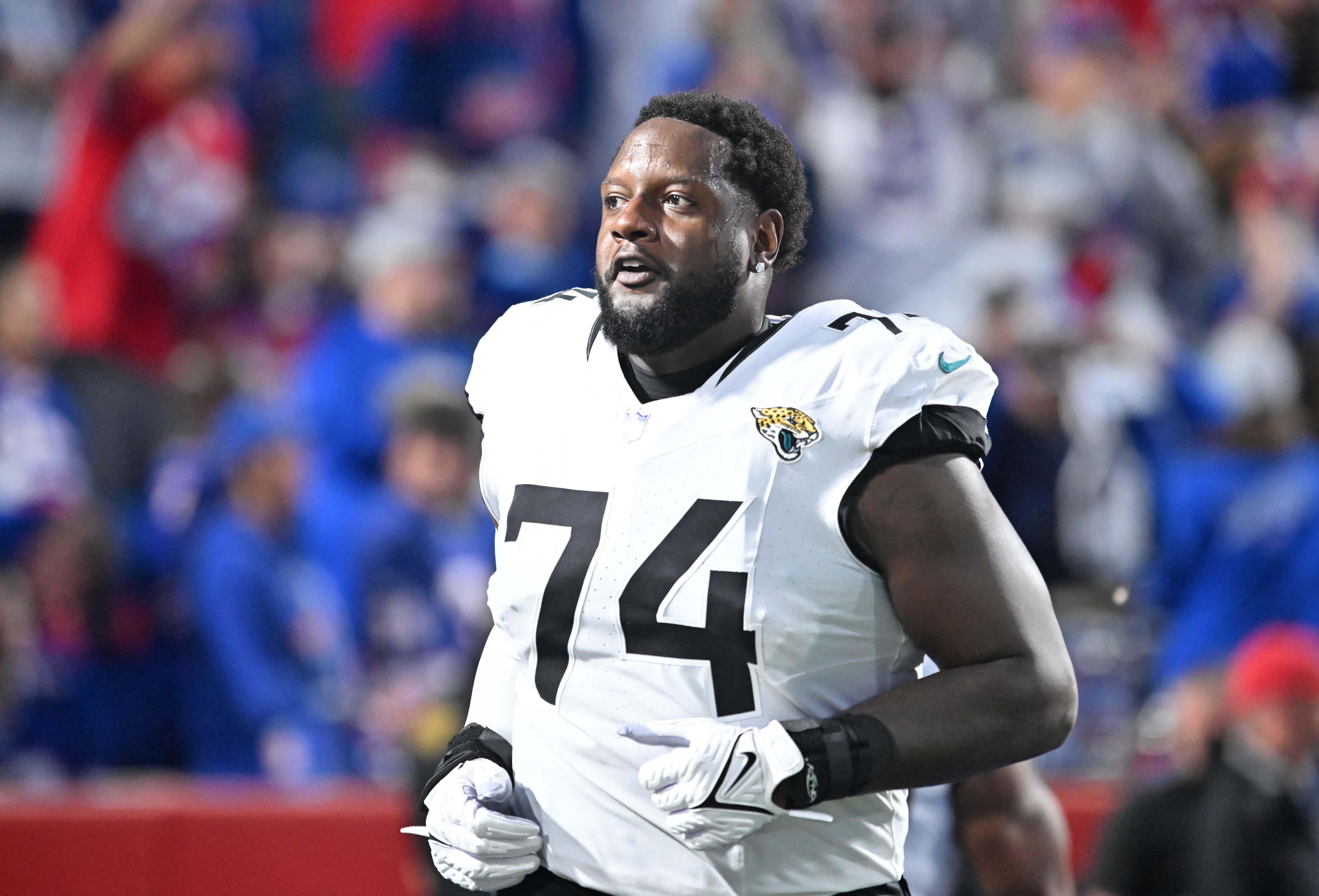 Vikings Add Left Tackle to Replace Injured Christian Darrisaw in Trade With Jaguars