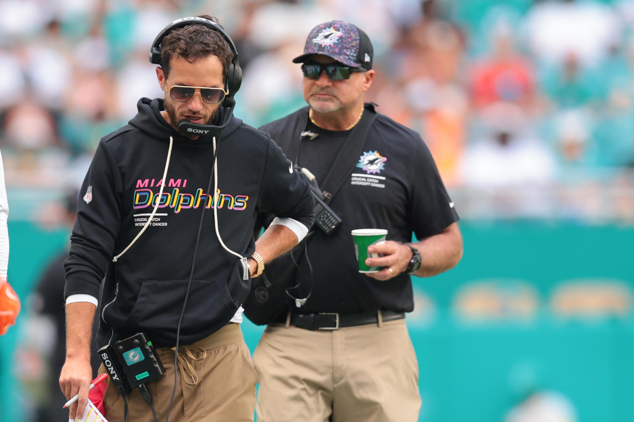 Mike McDaniel Weighs in on Tua Tagovailoa’s Comments Critical of Dolphins Teammates