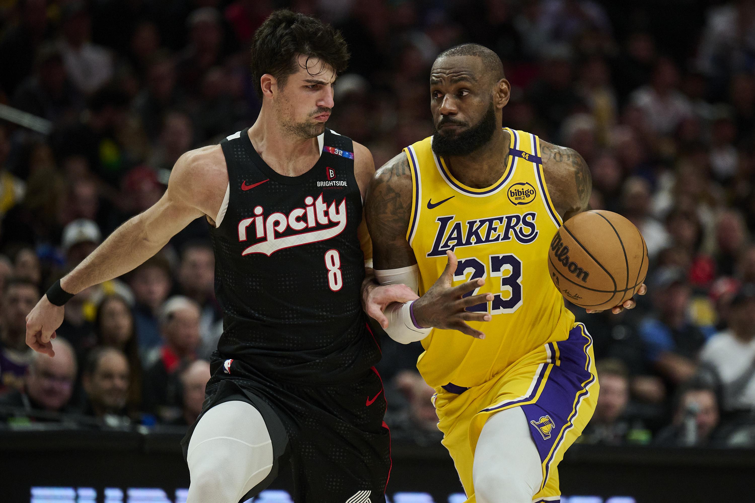 Lakers HC JJ Redick has cringy LeBron James 'billionaire' praise after 40-point game