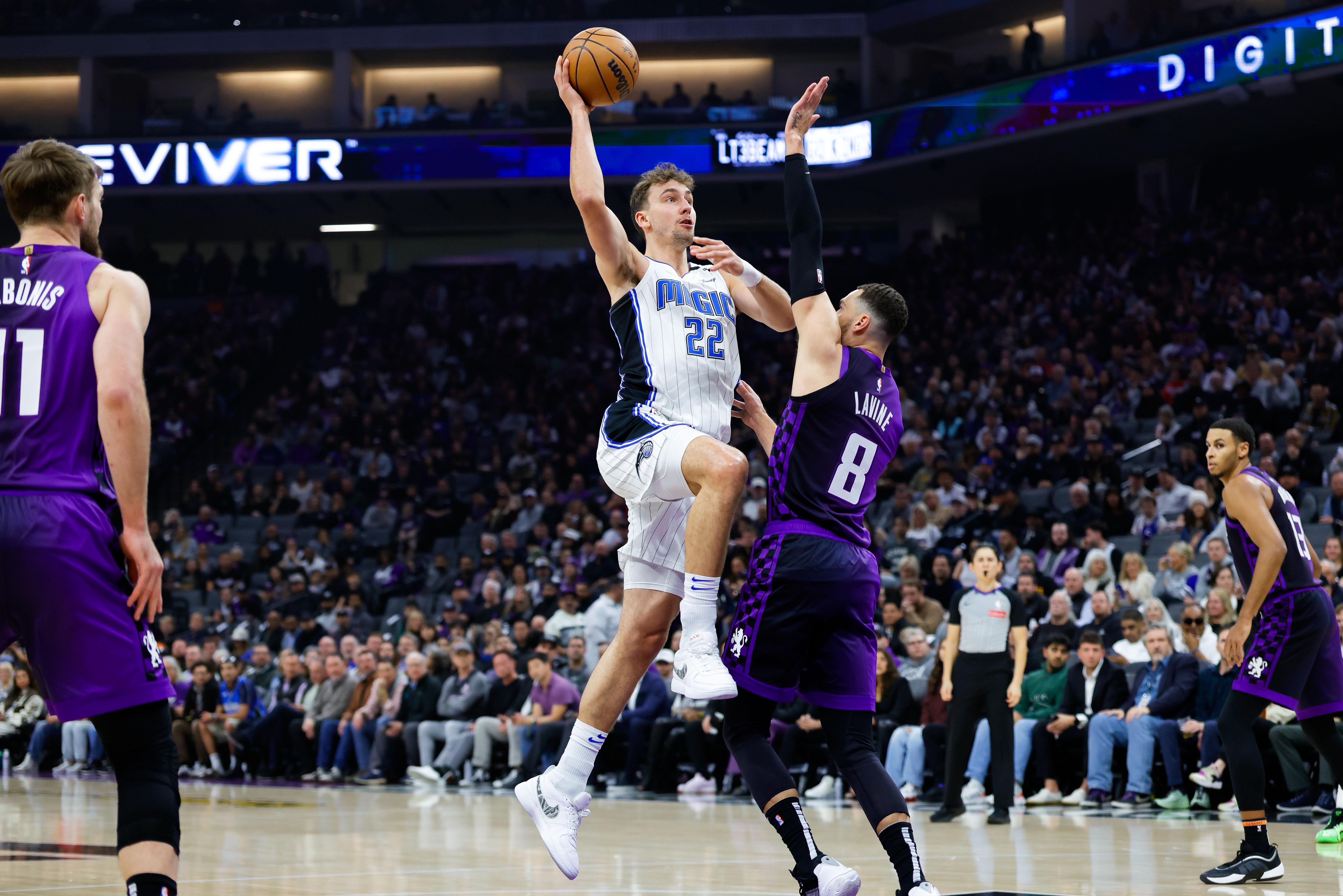 On Eve of NBA Trade Deadline, Magic Light Up Kings to End Losing Streak