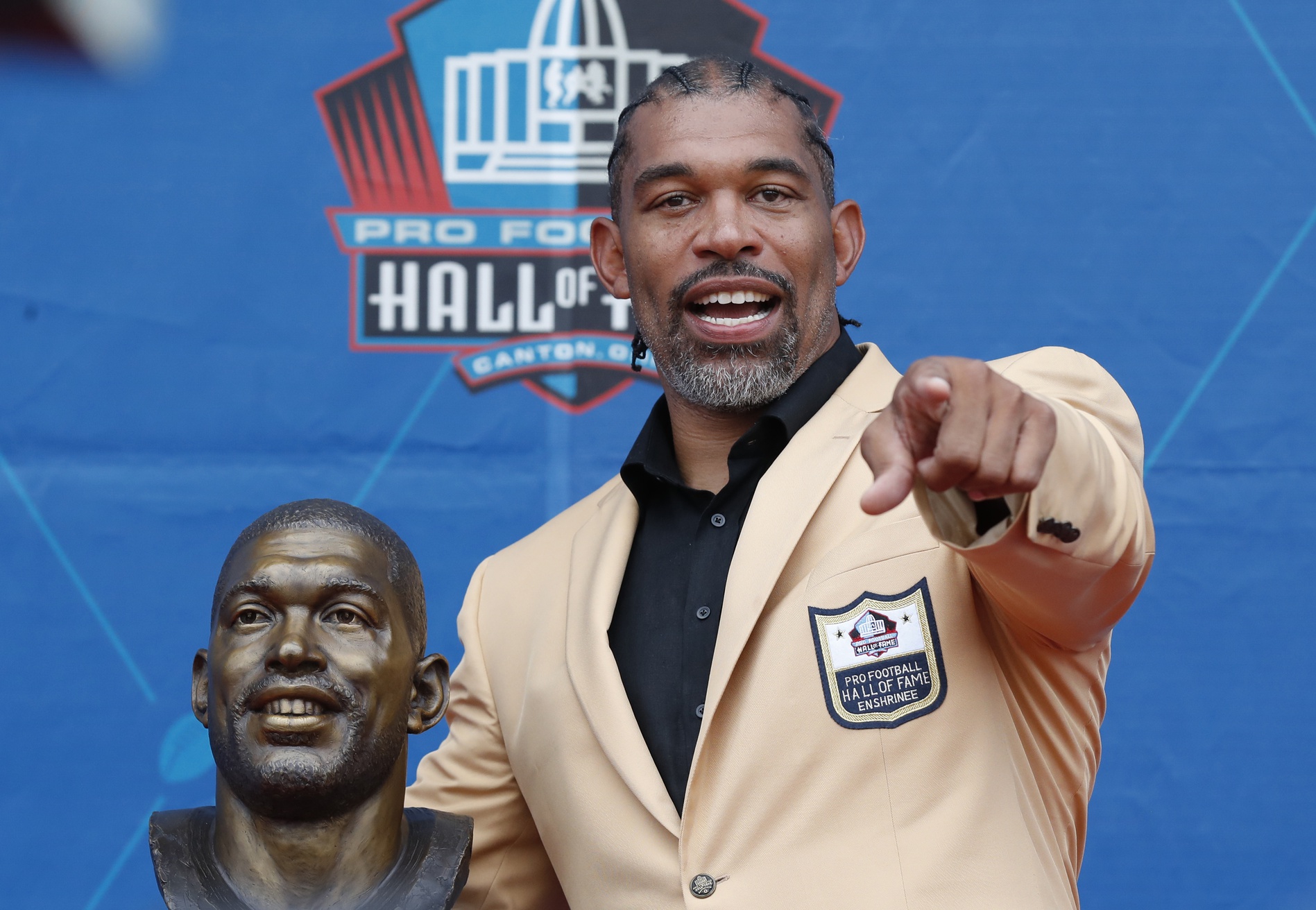 Panthers great Julius Peppers offers some perspective following brutal Week 1 loss