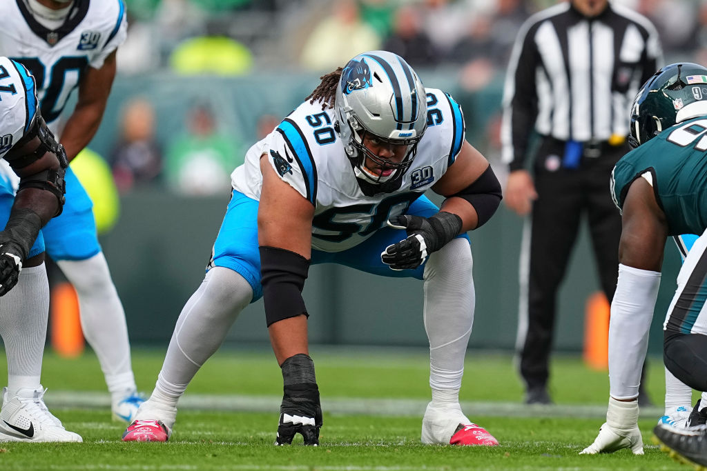 Robert Hunt shows up on Carolina Panthers' injury report for Week 16 with new issue