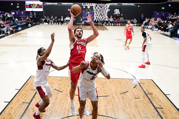 Blazers G League Forward Drops 33 Point Double-Double in Incredible Outing