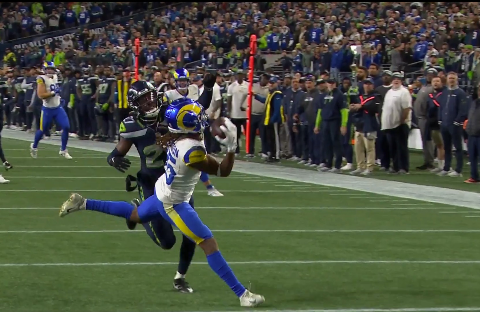 Demarcus Robinson’s Wild One-Handed TD Grab Gives Rams Stunning Walk-Off Win