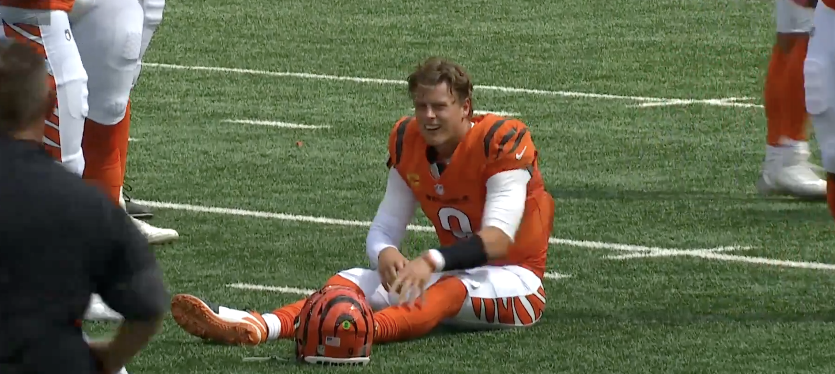 Joe Burrow Injury: Bengals QB Exits Game With Toe Injury Following Sack