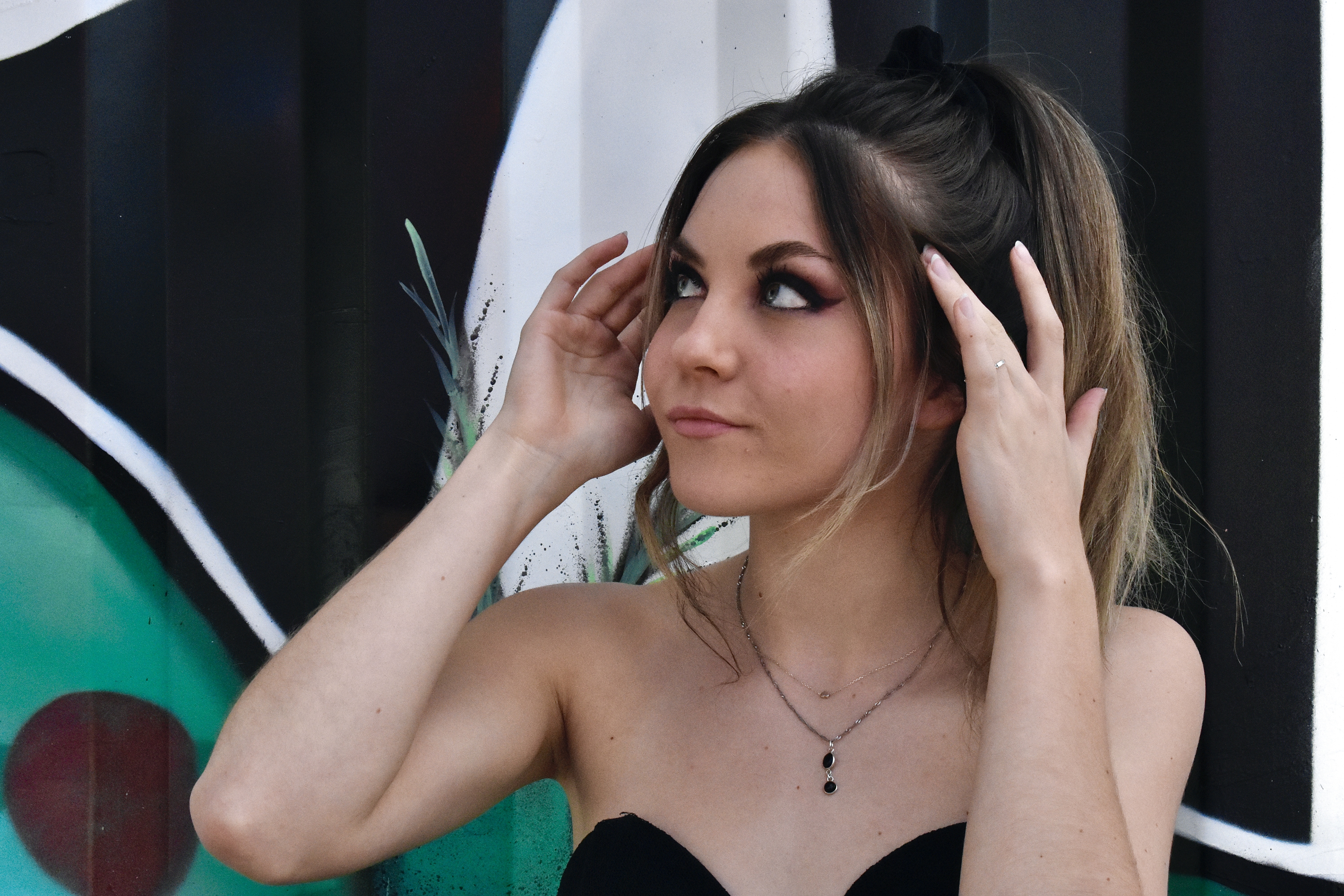 Anjolie Therrien