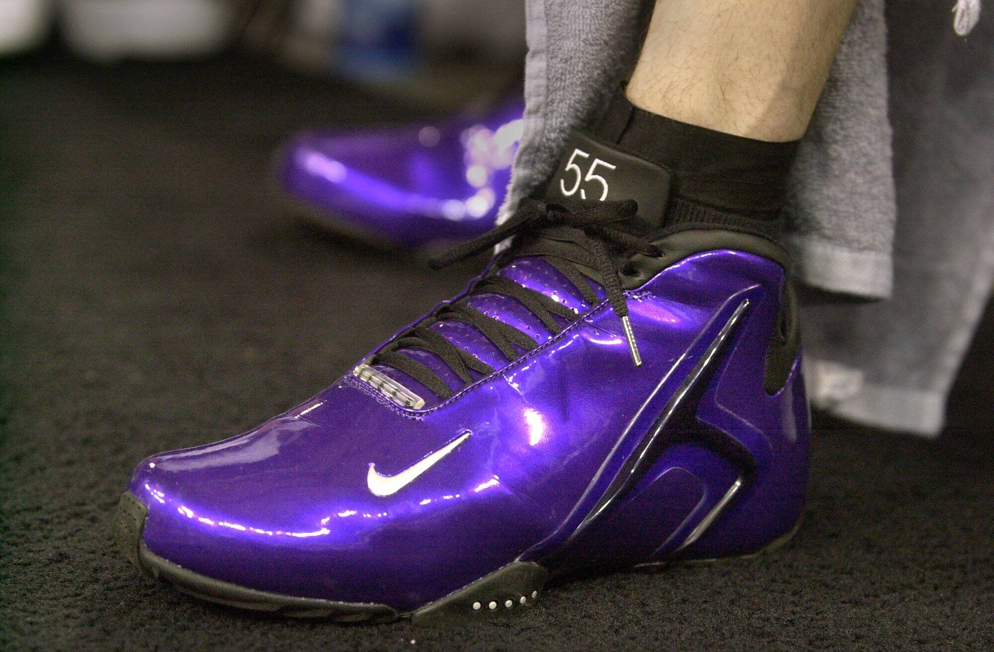 Nike Basketball is set to bring back the Zoom Kobe 1 Protro “81 Points” on  January 22, 2026, marking the 20th anniversary of Kobe Bryant's legendary  night against the Raptors. The white,, image size:2000x1312