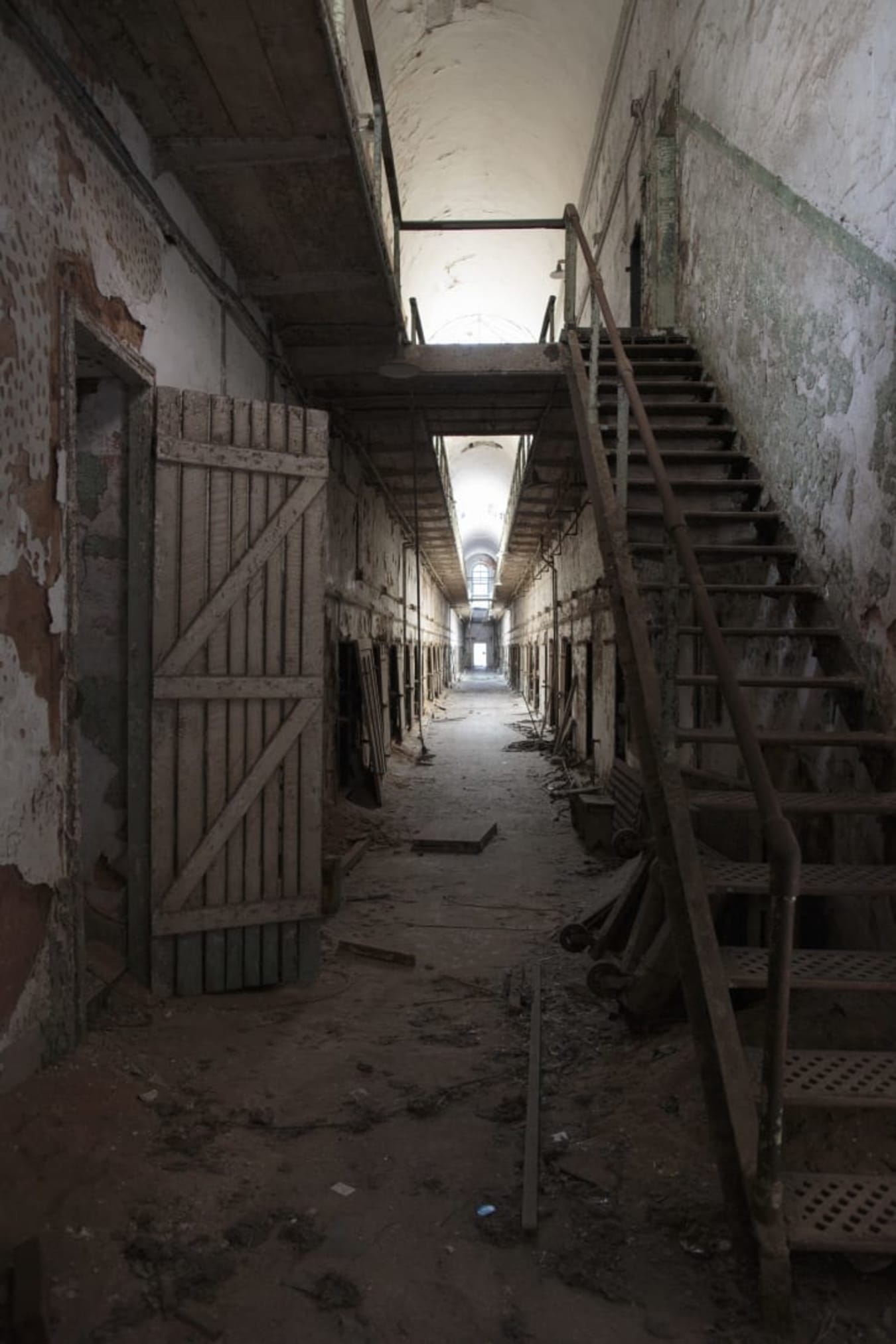 17 Spooky Photos of Philadelphia's Eastern State Penitentiary | Mental ...