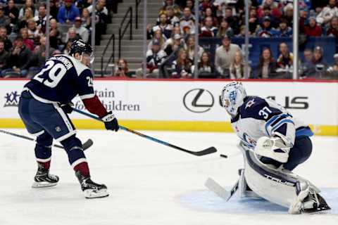 Nathan MacKinnon vs. Connor Hellebuyck