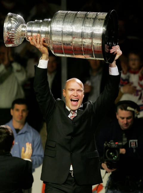 Mark Messier with the Stanley Cup