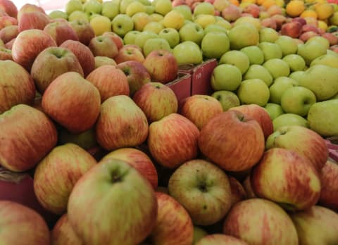 Apples in a grocery store.