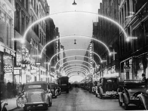 The Shopping street Neuer Wall in Hamburg, circa 1933.