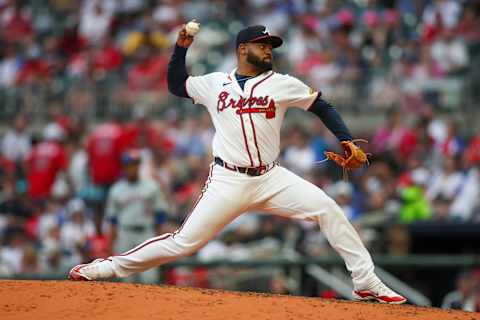 Sep 30, 2024; Atlanta, Georgia, USA; Atlanta Braves starting pitcher Reynaldo Lopez (40) throws against the New York Mets in the seventh inning at Truist Park. Mandatory Credit: Brett Davis-Imagn Images
