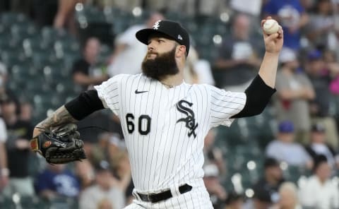 Chicago White Sox starting pitcher Dallas Keuchel (60) throws a pitch.