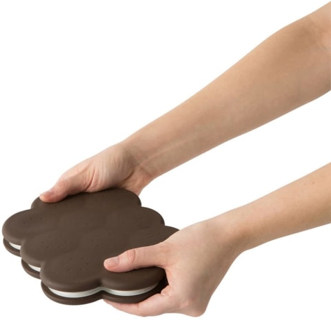 This accessory looks just like a jumbo ice cream sandwich, but it holds up to 10 mini treats.