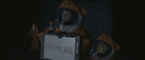 Paddington teaching aliens the most important words in 'Arrival' 2016.