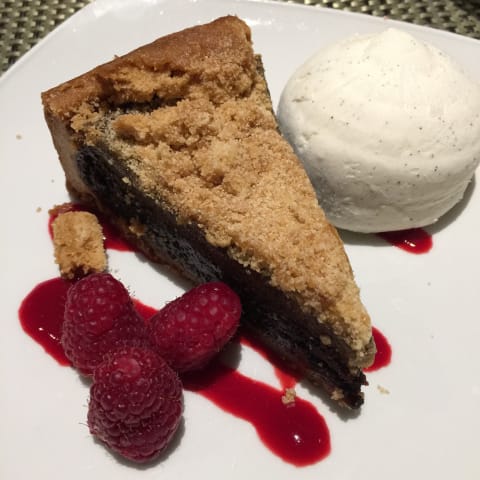 Shoofly pie à la mode