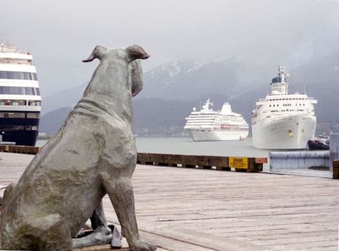 A statue of Patsy Ann in Juneau, Alaska.