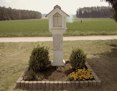 A cenotaph marks the site of the Hinterkaifeck farmhouse.