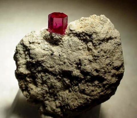 Red beryl