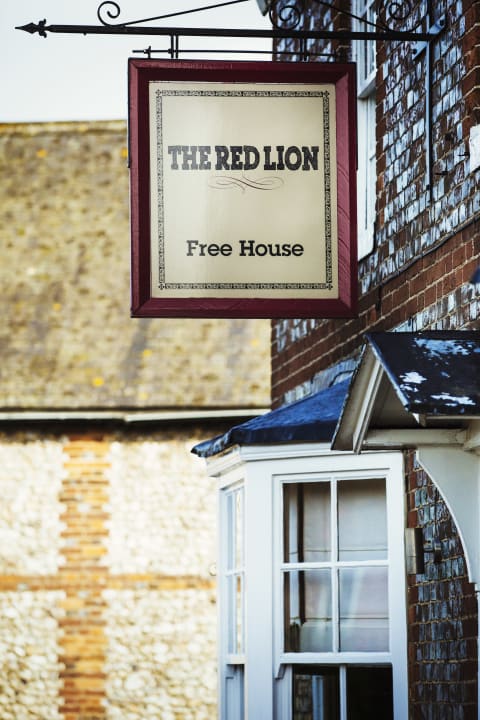 The Red Lion, Oxfordshire, England.