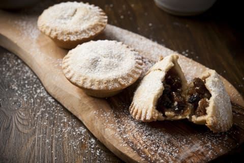 ‘Mince pie’ is slang for ‘eye.’