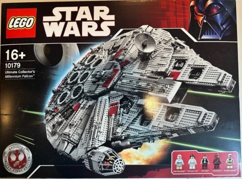 LEGO Star Wars Ultimate Collector’s Millennium Falcon (2007) 