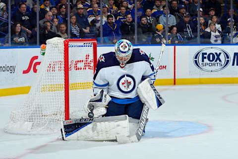 ST. LOUIS, MO – DECEMBER 16: Steve Mason #35 of the Winnipeg Jets defends the net against the St. Louis Blues at Scottrade Center on December 16, 2017 in St. Louis, Missouri. (Photo by Jeff Curry/NHLI via Getty Images)