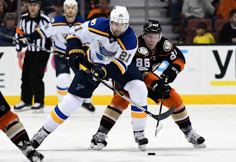 Jan 15, 2017; Anaheim, CA, USA; St. Louis Blues center Patrik Berglund (21) and Anaheim Ducks right wing Ondrej Kase (86) go for the puck during the first period of the game at Honda Center. Mandatory Credit: Jayne Kamin-Oncea-USA TODAY Sports