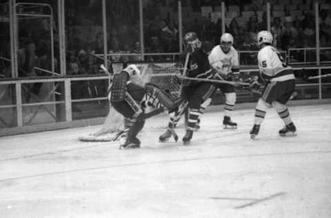 ST. PAUL, MN – JANUARY 28: Ulf Nilsson #14 of the Winnipeg Jets celebrates after scoring a goal against the Minnesota Fighting Saints on January 28, 1975 at the St. Paul Civic Center in St. Paul, Minnesota. (Photo by Melchior DiGiacomo/Getty Images)