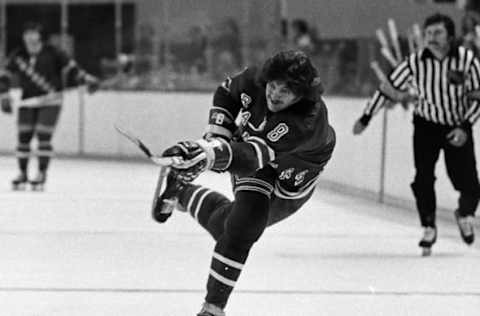 BOSTON, MA. – 1970’s: Steve Vickers #8 of the New York Rangers takes slap shot against the Boston Bruins at Boston Garden. (Photo by Steve Babineau/NHLI via Getty Images)