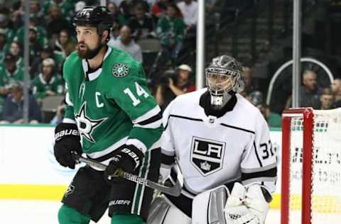 DALLAS, TX – OCTOBER 23: Jonathan Quick #32 of the Los Angeles Kings and Jamie Benn #14 of the Dallas Stars in the third period at American Airlines Center on October 23, 2018 in Dallas, Texas. (Photo by Ronald Martinez/Getty Images)