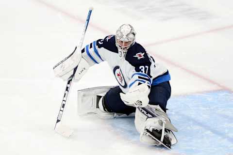 Winnipeg Jets, Connor Hellebuyck (37). Mandatory Credit: Joe Camporeale-USA TODAY Sports