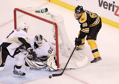 Jaromir Jagr #68, Boston Bruins, Tomas Vokoun #92, Pittsburgh Penguins(Photo by Alex Trautwig/Getty Images)