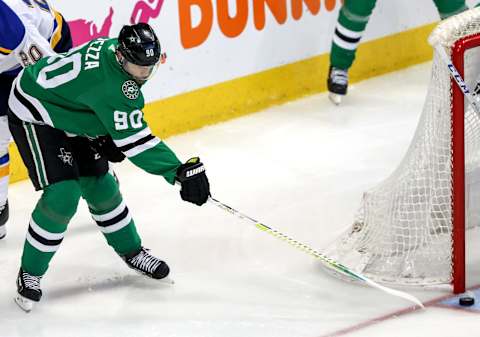 DALLAS, TX – MAY 05: Dallas Stars center Jason Spezza (90) tries to put the puck in the net during game 6 of the second round of the Stanley Cup Playoffs between the St. Louis Blues and the Dallas Stars on May 05, 2019 at American Airlines Center in Dallas, TX. (Photo by Steve Nurenberg/Icon Sportswire via Getty Images)