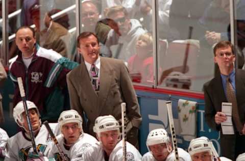 Mighty Ducks coach Ron Wilson (center) watches the action against the Kings. (Photo by Robert Lachman/Los Angeles Times via Getty Images)