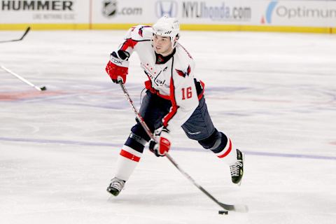 NEW YORK CITY – OCTOBER 12: Brian Sutherby #16 of the Washington Capitals controls the puck during the NHL game against the New York Rangers at Madison Square Garden on October 12, 2007 in New York City, New York. (Photo by Bruce Bennett/Getty Images)