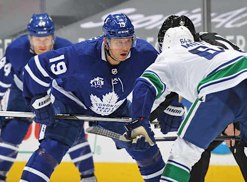 TORONTO, ON – FEBRUARY 4: Jason Spezza #19 of the Toronto Maple Leafs .(Photo by Claus Andersen/Getty Images)