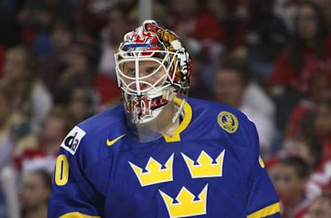 BUFFALO, NY – DECEMBER 31: Goalie Robin Lehner #30 (Photo by Tom Szczerbowski/Getty Images)