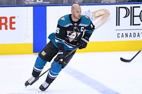 TORONTO, ON – FEBRUARY 04: Anaheim Ducks Center Ryan Getzlaf (15) in warmups prior to the regular season NHL game between the Anaheim Ducks and Toronto Maple Leafs on February 4, 2019, at Scotiabank Arena in Toronto, ON. (Photo by Gerry Angus/Icon Sportswire via Getty Images)