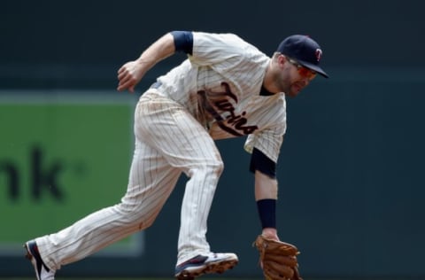 MINNEAPOLIS, MN – JULY 11: Brian Dozier #2 of the Minnesota Twins fields the ball hit by Adalberto Mondesi #27 of the Kansas City Royals at second base during the second inning of the game on July 11, 2018 at Target Field in Minneapolis, Minnesota. Mondesi was out at first base on the play. (Photo by Hannah Foslien/Getty Images)