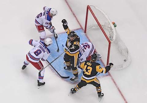 PITTSBURGH, PA – MAY 07: Jeff Carter #77 of the Pittsburgh Penguins reacts after scoring a goal past Igor Shesterkin #31 of the New York Rangers during the first period in Game Three of the First Round of the 2022 Stanley Cup Playoffs at PPG PAINTS Arena on May 7, 2022 in Pittsburgh, Pennsylvania. (Photo by Justin Berl/Getty Images)