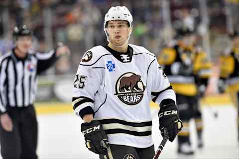 HERSHEY, PA – DECEMBER 21: Hershey Bears defenseman Colby Williams (25) rests during a stoppage in play during the Wilkes-Barre/Scranton Penguins at Hershey Bears on December 21, 2018 at the Giant Center in Hershey, PA. (Photo by Randy Litzinger/Icon Sportswire via Getty Images)