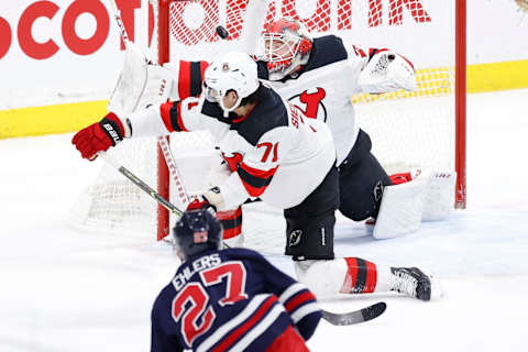 Winnipeg Jets left wing Nikolaj Ehlers (27) scores on New Jersey Devils: James Carey Lauder-USA TODAY Sports