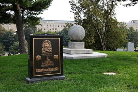 Matthew Henson's grave is now next to Robert Peary's final resting place in Arlington National Cemetery.