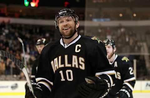 DALLAS, TX – DECEMBER 19: Brenden Morrow #10 of the Dallas Stars celebrates a goal against the Anaheim Ducks at American Airlines Center on December 19, 2011 in Dallas, Texas. (Photo by Ronald Martinez/Getty Images)